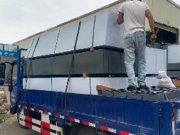 速發(fā)！旭東A款鋼圍擋啟程，奔赴深圳龍崗施工一線