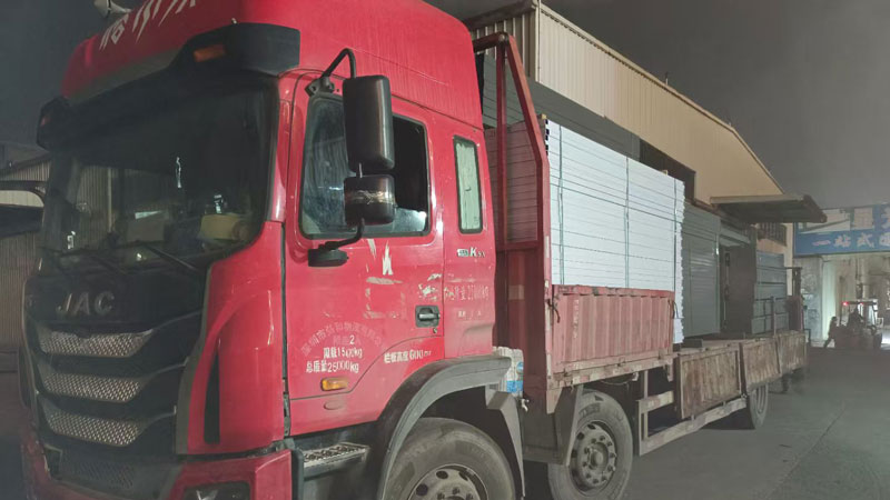 1770178375149024.jpg 工地發(fā)貨.jpg